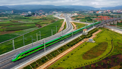 Laos, le prix fort du désenclavement&nbsp;: entre mégaprojets chinois et dette asphyxiante